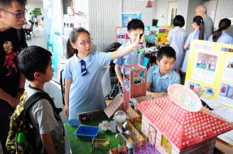 油麻地天主教小學(海泓道)獲頒發「小學組最優外觀獎」。